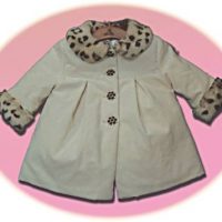 Baby girl's coat and bonnet